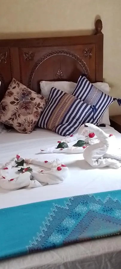 Riad Three Brothers Marrakesh 2*,